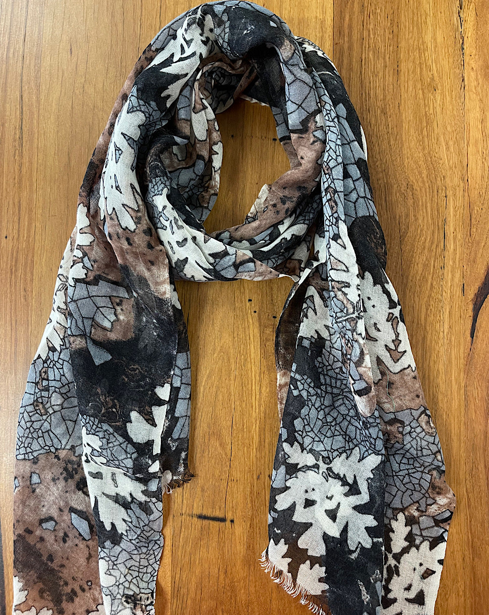 SNOWFLAKES GREY
